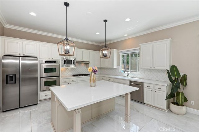 8851 Soothing Court, Corona, CA 92883