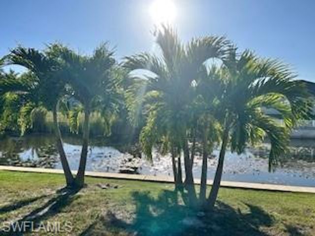 2136 SW 8th PL, Cape Coral, FL 33991