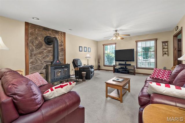 5 Wolf Creek Court, St Peters, MO 63376