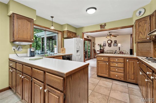 5 Wolf Creek Court, St Peters, MO 63376