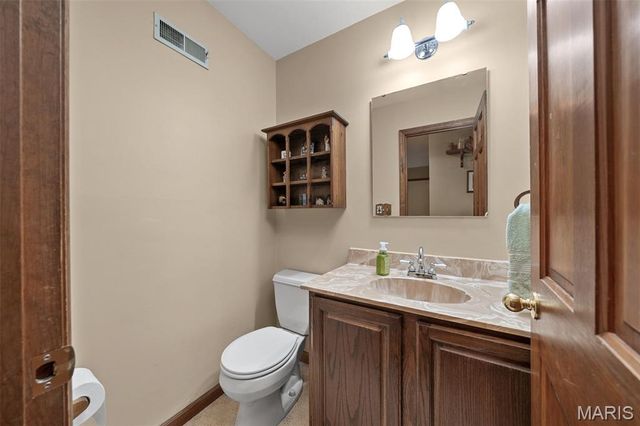 5 Wolf Creek Court, St Peters, MO 63376