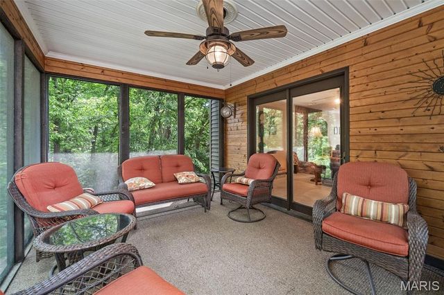 5 Wolf Creek Court, St Peters, MO 63376