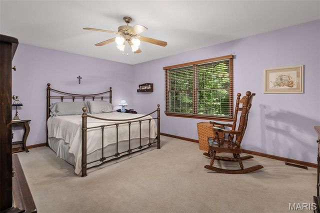 5 Wolf Creek Court, St Peters, MO 63376