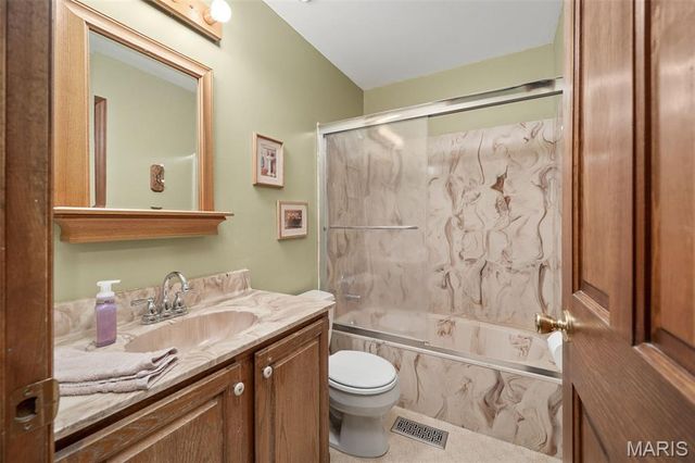 5 Wolf Creek Court, St Peters, MO 63376