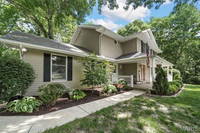 5 Wolf Creek Court, St Peters, MO 63376