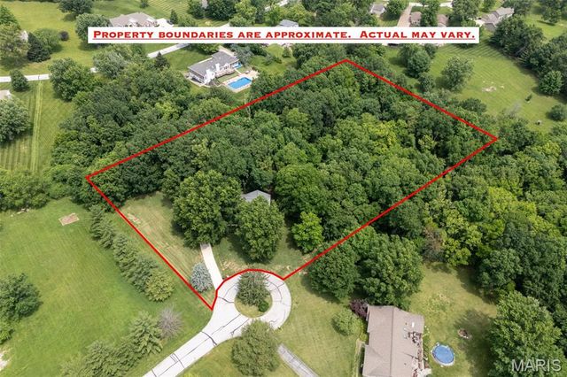 5 Wolf Creek Court, St Peters, MO 63376