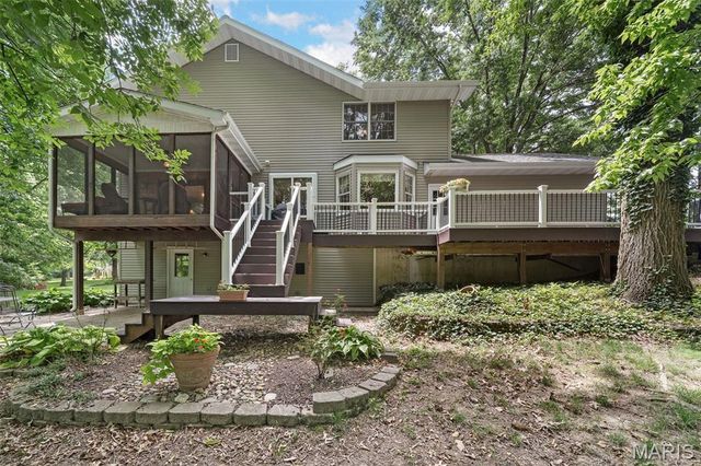 5 Wolf Creek Court, St Peters, MO 63376