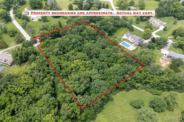 5 Wolf Creek Court, St Peters, MO 63376