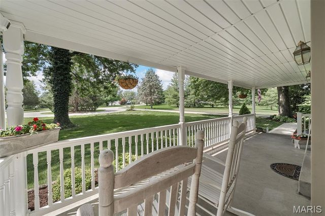 5 Wolf Creek Court, St Peters, MO 63376