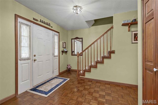 5 Wolf Creek Court, St Peters, MO 63376