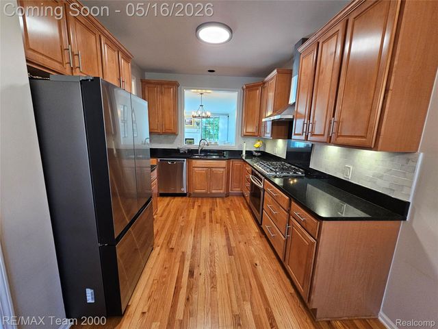 16792 Lyonhurst Circle, Northville Township, MI 48168