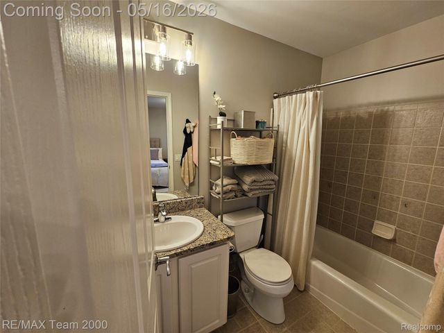 16792 Lyonhurst Circle, Northville Township, MI 48168