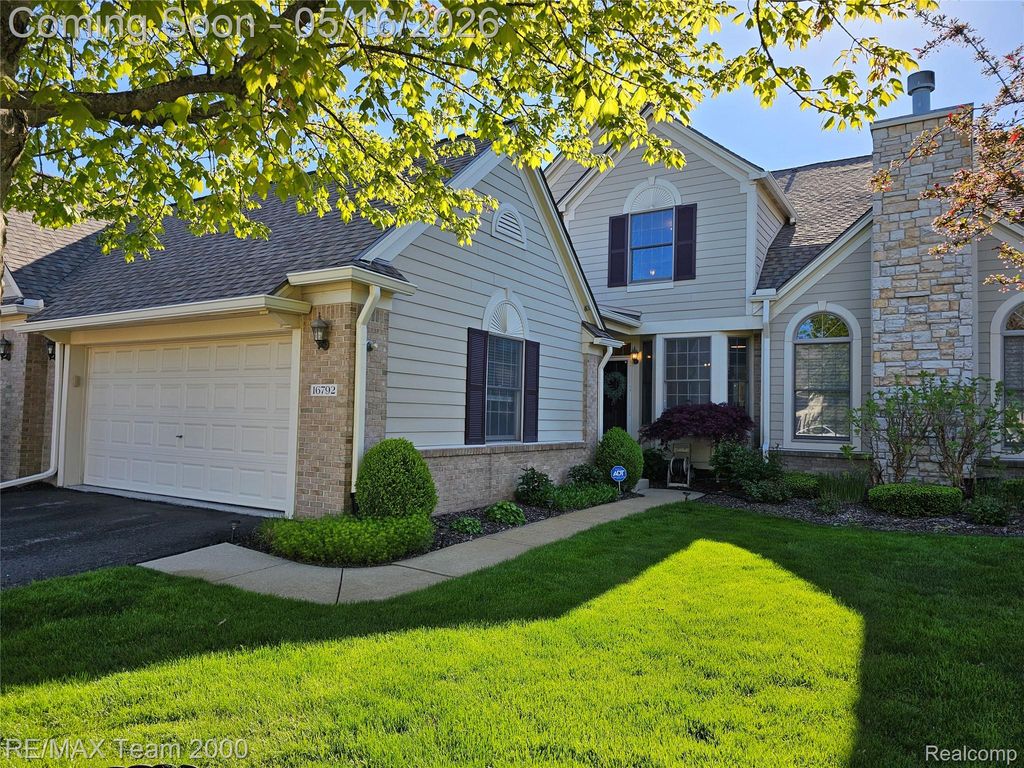16792 Lyonhurst Circle, Northville Township, MI 48168