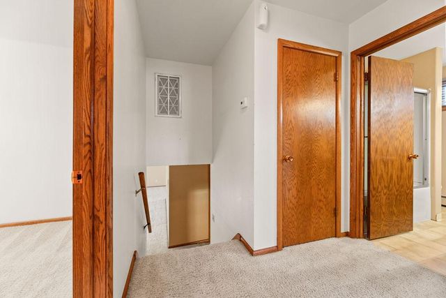 2807 Edgewood Drive N, Fargo, ND 58102