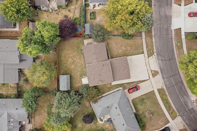 2807 Edgewood Drive N, Fargo, ND 58102