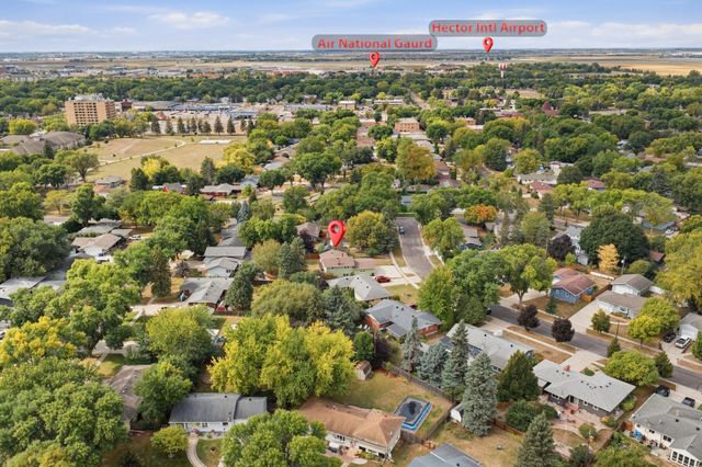 2807 Edgewood Drive N, Fargo, ND 58102