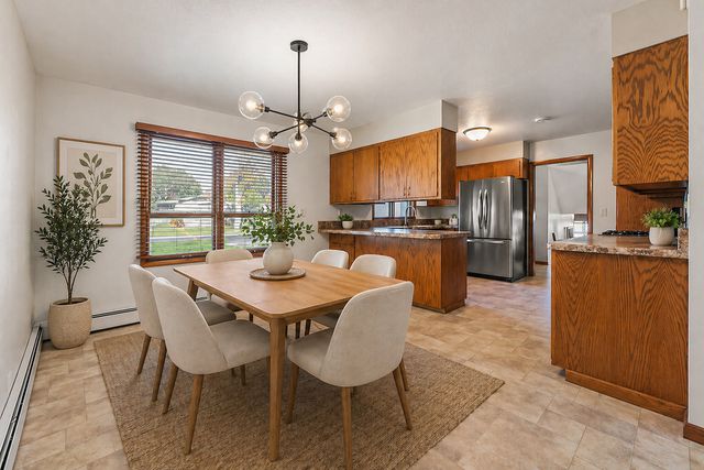 2807 Edgewood Drive N, Fargo, ND 58102