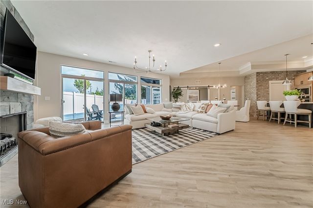 5302 Charlotte's Way SL33, Sheffield Village, OH 44035