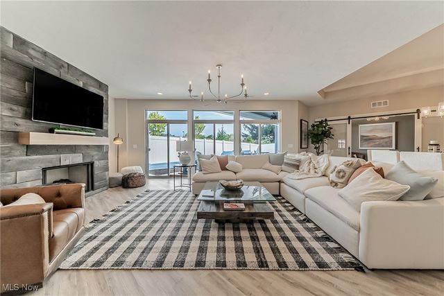 5302 Charlotte's Way SL33, Sheffield Village, OH 44035