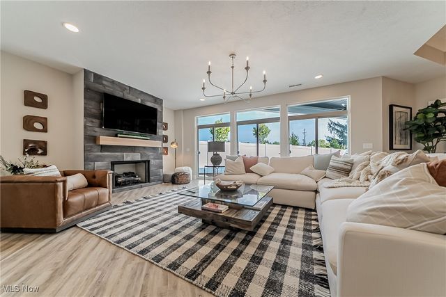 5302 Charlotte's Way SL33, Sheffield Village, OH 44035