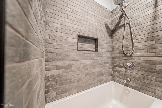 5302 Charlotte's Way SL33, Sheffield Village, OH 44035