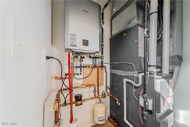 5302 Charlotte's Way SL33, Sheffield Village, OH 44035