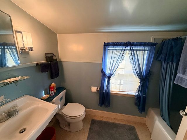 192 Concord Rd, Lincoln, MA 01773