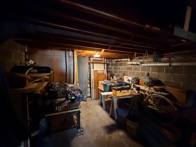 192 Concord Rd, Lincoln, MA 01773