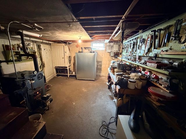 192 Concord Rd, Lincoln, MA 01773