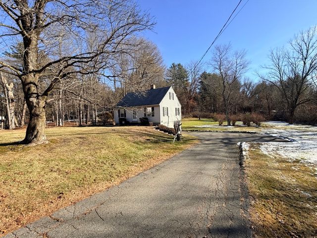 192 Concord Rd, Lincoln, MA 01773