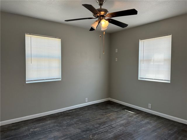 1361 Daytona Dr, Corpus Christi, TX 78415