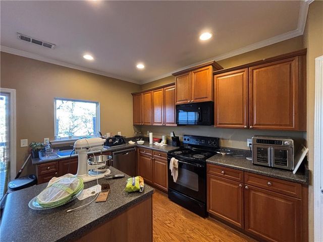 1161 Liberty Parkway NW, Atlanta, GA 30318