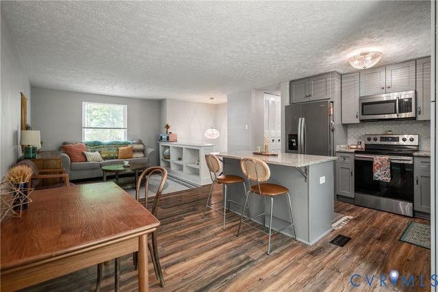 13715 Sutters Mill Cir, Midlothian, VA 23112