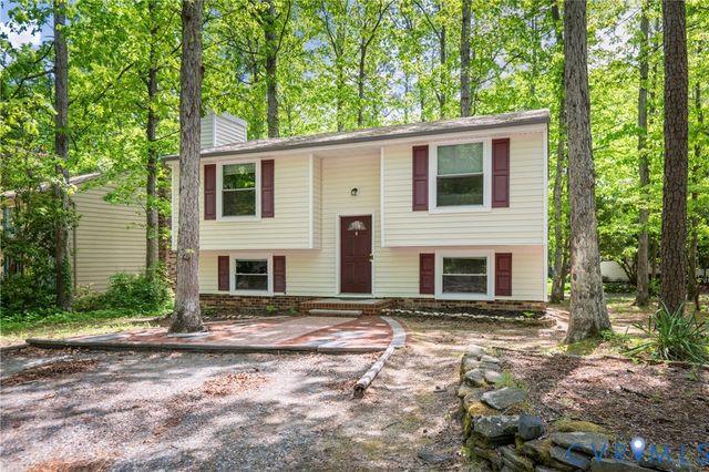 13715 Sutters Mill Cir, Midlothian, VA 23112