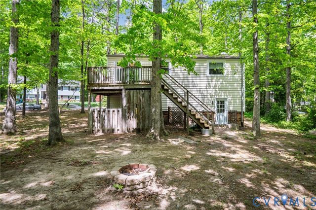 13715 Sutters Mill Cir, Midlothian, VA 23112