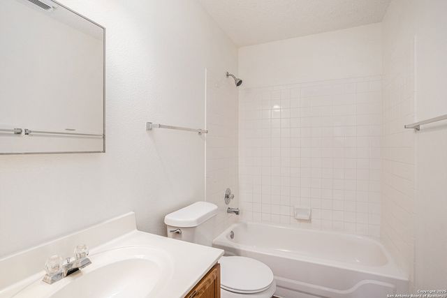 8302 Parry Path, Converse, TX 78109