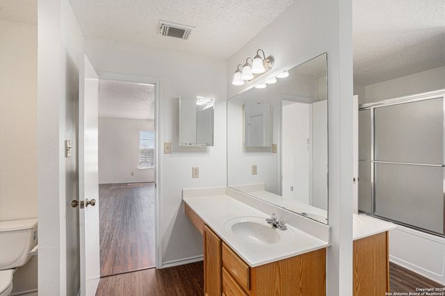 8302 Parry Path, Converse, TX 78109