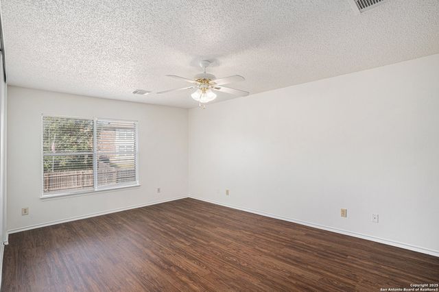 8302 Parry Path, Converse, TX 78109