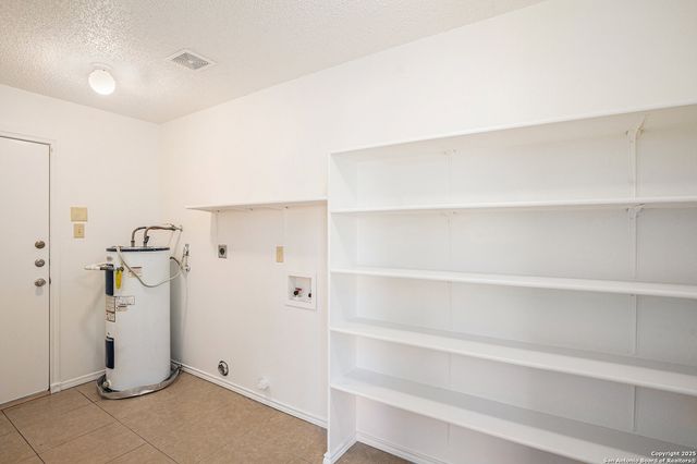 8302 Parry Path, Converse, TX 78109