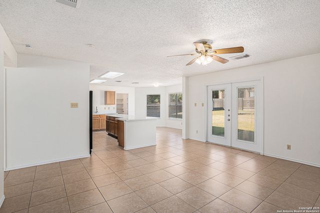 8302 Parry Path, Converse, TX 78109