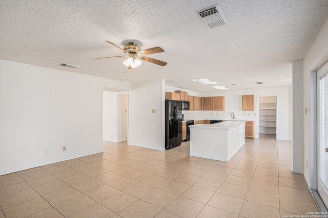 8302 Parry Path, Converse, TX 78109