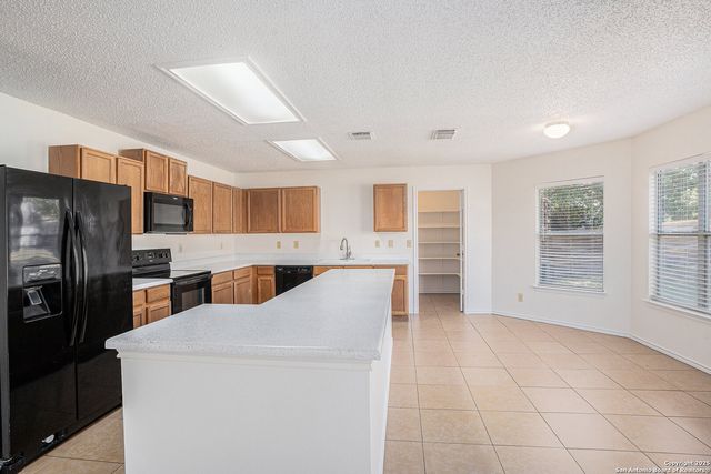 8302 Parry Path, Converse, TX 78109