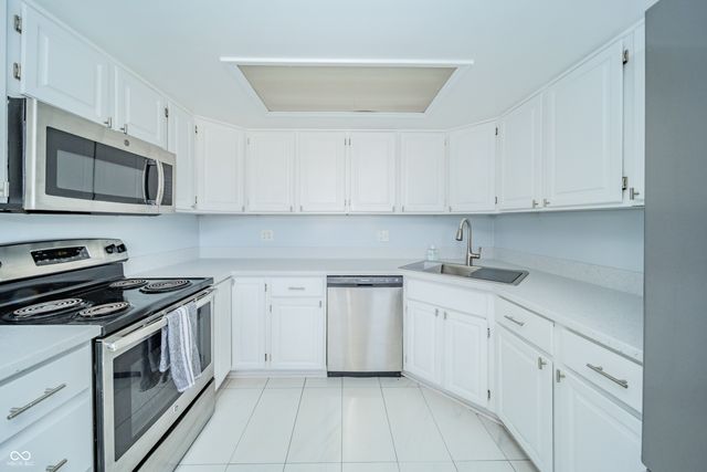 8581 N 300 W, Fortville, IN 46040