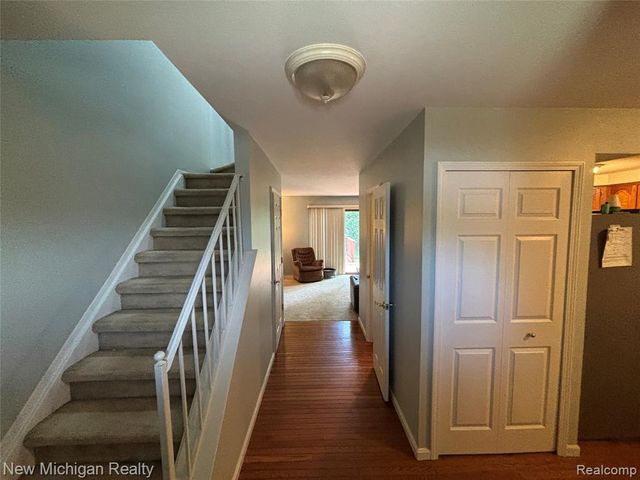 16974 Kingsbrooke Drive, Clinton Township, MI 48038