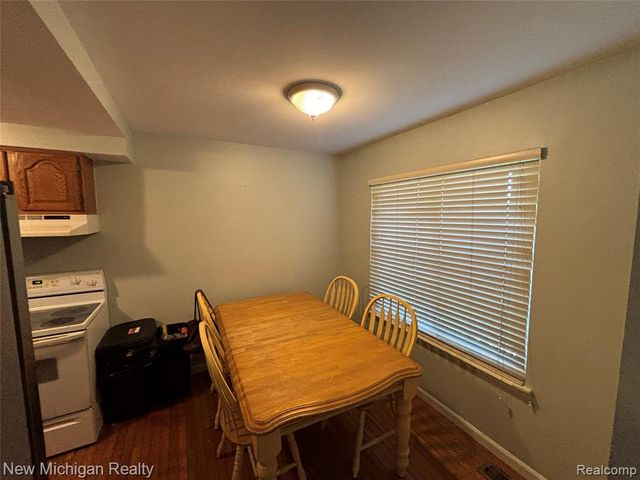 16974 Kingsbrooke Drive, Clinton Township, MI 48038