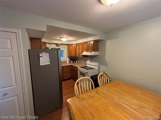 16974 Kingsbrooke Drive, Clinton Township, MI 48038