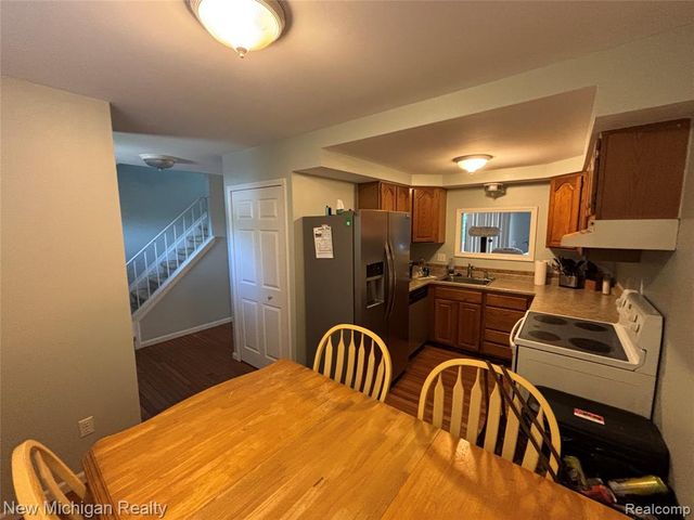 16974 Kingsbrooke Drive, Clinton Township, MI 48038