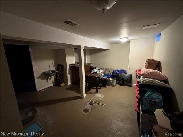 16974 Kingsbrooke Drive, Clinton Township, MI 48038