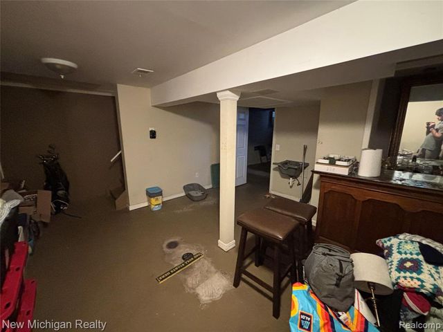 16974 Kingsbrooke Drive, Clinton Township, MI 48038