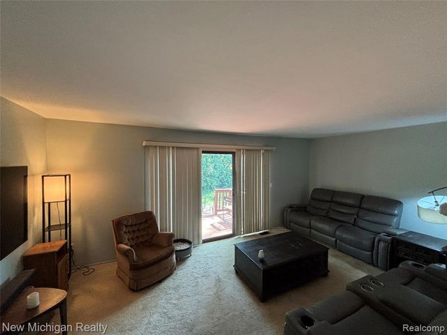 16974 Kingsbrooke Drive, Clinton Township, MI 48038
